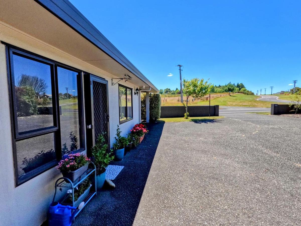 Almost Country Lago Lago Taupo Exterior foto